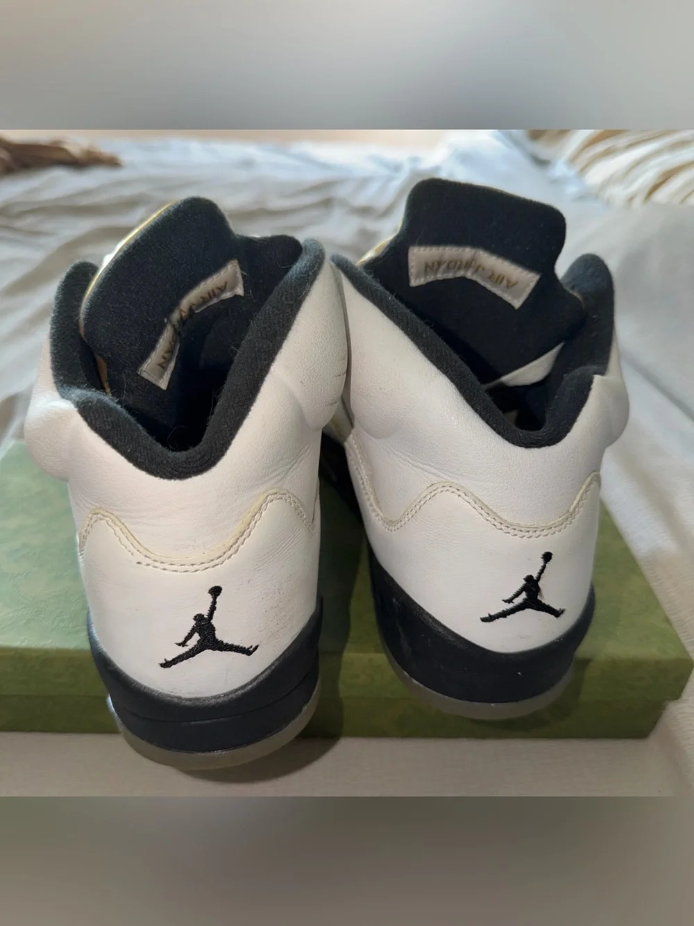 Jordan 5 Retro Olympic Gold Coin 2016 - Size 7.5Y